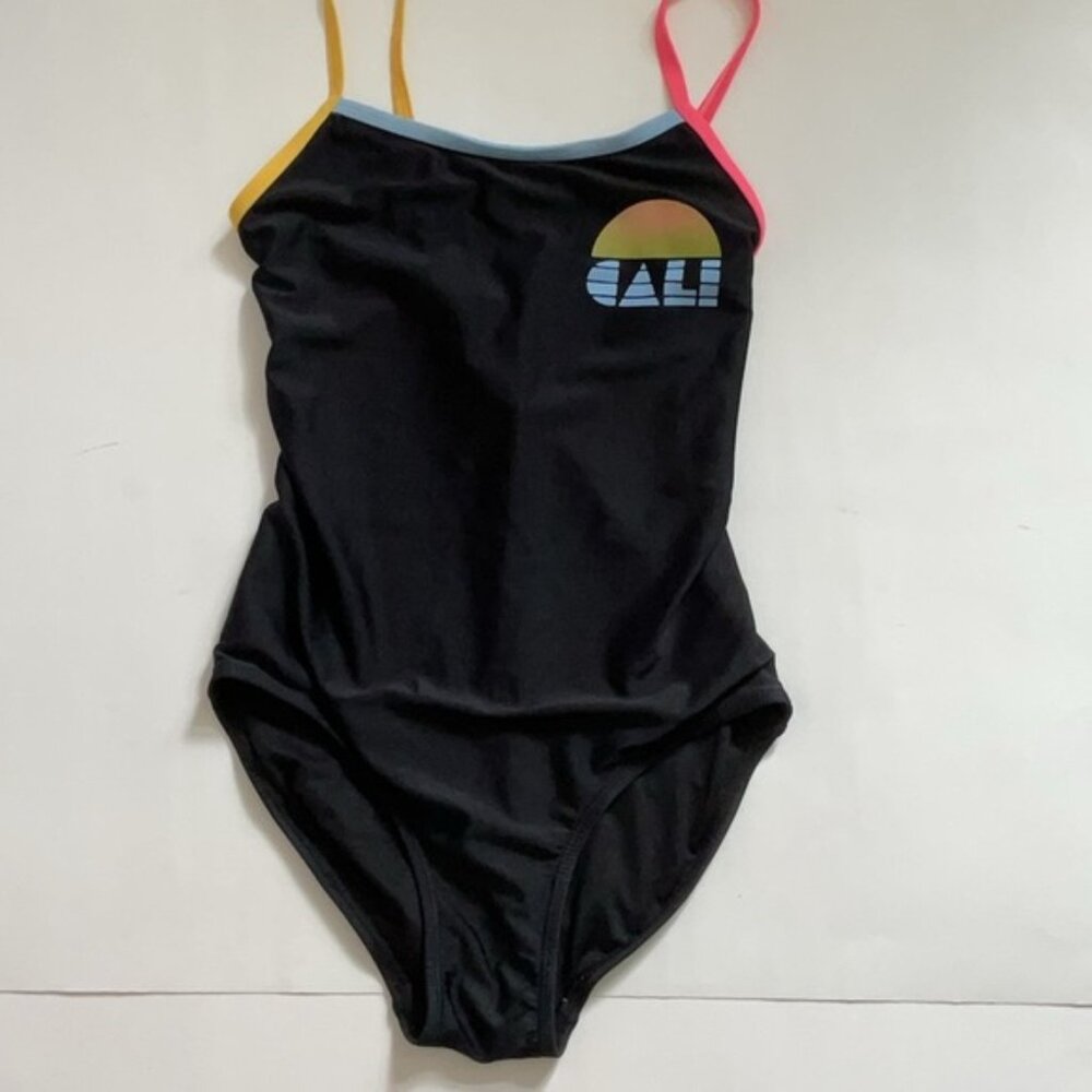 😊 Cross Back Keyhole Swimsuit - Picture 2 of 6
